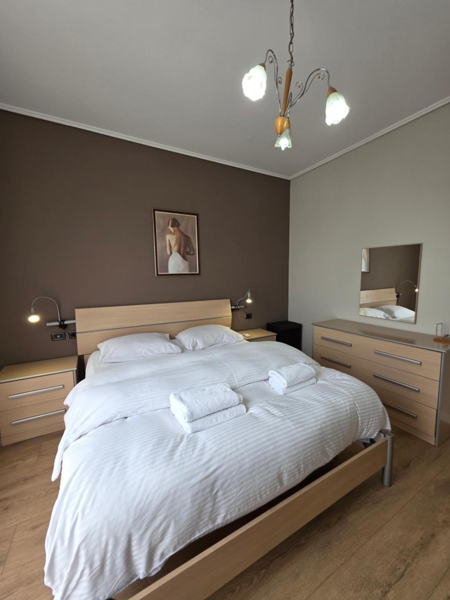 Aura Skanderbeg Square Apartments Tirana Extérieur photo